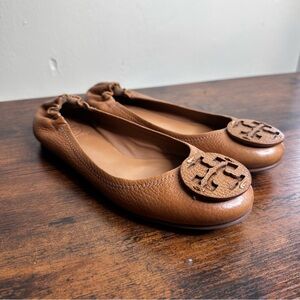 Tory Burch Reva logo tan leather flats size 7